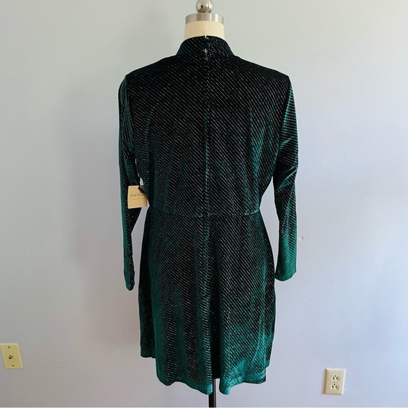 Smak Parlour Emerald Sparkly Velvet Mock Turtleneck Dress- Size 2X- NWT - Picture 8 of 10